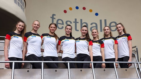 Das Team der deutschen Sportgymnastinnen beim Medientag in Frankfurt