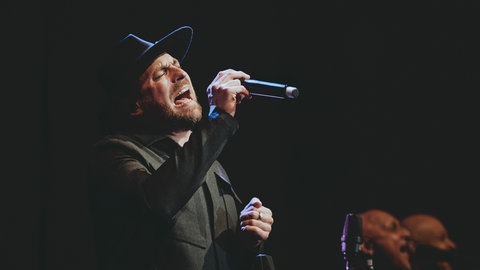 Max Mutzke singt