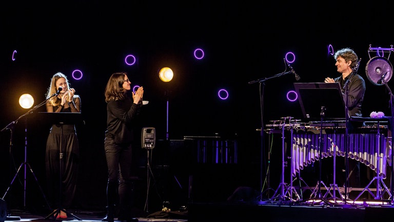 Sarah Maria Sun (Sopran), Marta Gentilucci (Komponistin), Olaf Tzschoppe (Percussion)