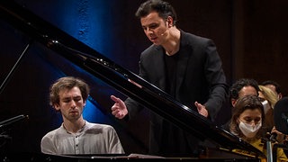 Teodor Currentzis, Alexandre Kantorow und das SWR Symphonieorchester proben
