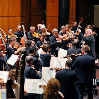 SWR Symphonieorchester unter der Leitung von François-Xavier Roth