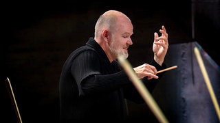 François-Xavier Roth dirigiert das SWR Symphonieorchester