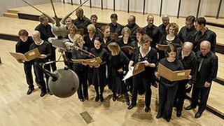 Das SWR Vokalensemble kurz vor einer Aufnahme