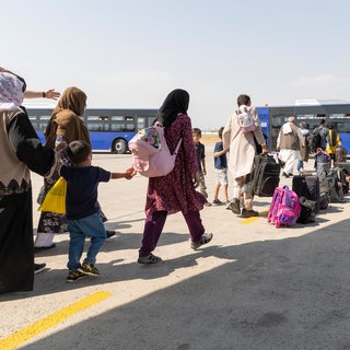 Die Bundeswehr hat ihre Evakuierungsmission für Deutsche und einheimische Ortskräfte in Afghanistan  fortgesetzt.