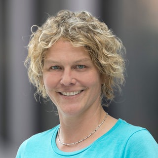 Moderatorin Julia Metzner