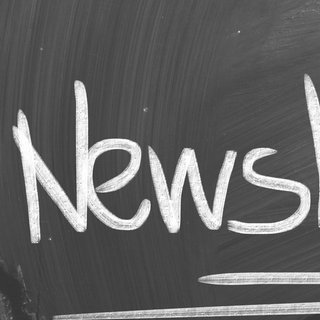 Das Wort "Newsletter" - geschrieben auf einer Tafel