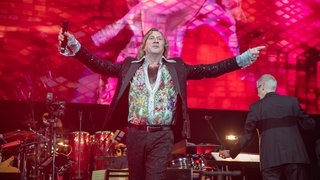 Dieter Thomas Kuhn beim Finale der SWR1 Hitparade 2024 in Stuttgart