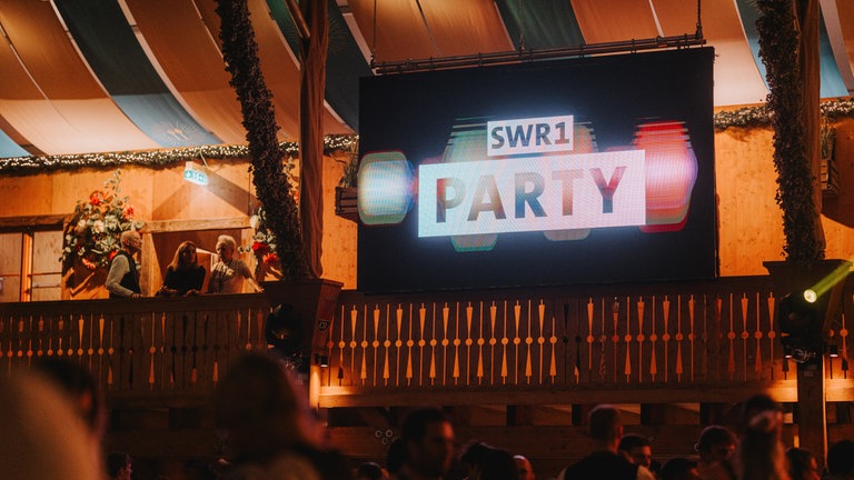 SWR1 Party auf dem Cannstatter Wasen mit DJ Corvin Tondera-Klein.