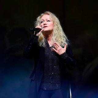 Schlagersängerin Nicole bei ihrer Jubiläums-Tournee 2026. | Das Musik-Update am Dienstag: Nicole im Talk und Madonna in der Playlist