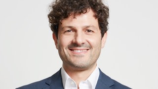 Luigi Pantisano, Die Linke Kandidat aus Baden-Württemberg, vertritt in der Sendung SWR1 Leute Sahra Mirow, die Spitzenkandidaten von Die Linke für die Bundestagswahl 2025.