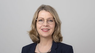 Präsidentin Kinderschutzbund Sabine Andresen lächelt freundlich in die Kamera.