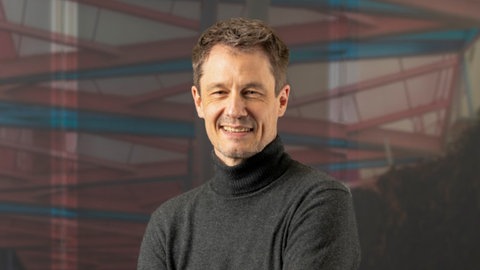 Stephan Sonnenburg, Kreativforscher, schaut in die Kamera. Jeder Mensch kann kreativ und einfallsreich sein, sagt Kreativ-Forscher Stephan Sonnenburg und verrät in SWR1 Leute, wie man immer wieder richtig gute Ideen haben kann.
