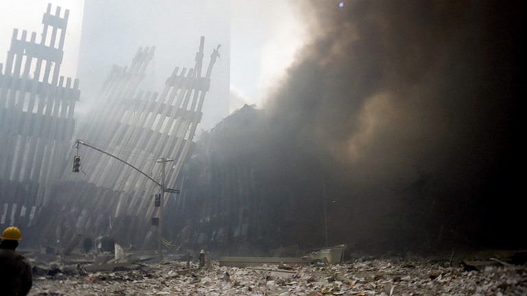 Markus Albrecht aus Heilbronn war in New York, als die am 11. September 2001 die Terroranschläge auf das World Trade Center passierten. In SWR1 Leute erzählt er, wie er als ausgebildeter Sanitäter zum Ersthelfer wurde und die Tage rund um "911" sein Leben veränderten. Seine Bilder dokumentieren diese Zeit.