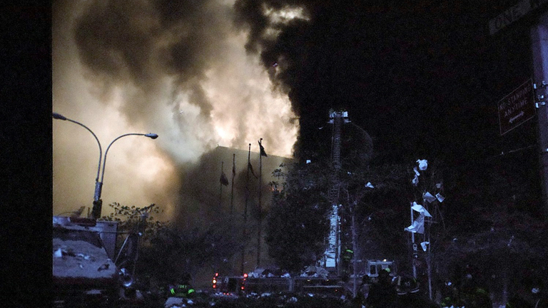 Markus Albrecht aus Heilbronn war in New York, als die am 11. September 2001 die Terroranschläge auf das World Trade Center passierten. In SWR1 Leute erzählt er, wie er als ausgebildeter Sanitäter zum Ersthelfer wurde und die Tage rund um "911" sein Leben veränderten. Seine Bilder dokumentieren diese Zeit.