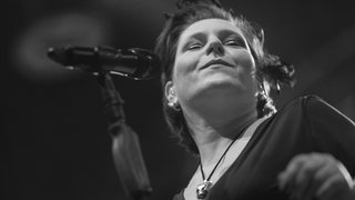 AnNa R. ist unerwartet im Alter von 55 Jahren gestorben.