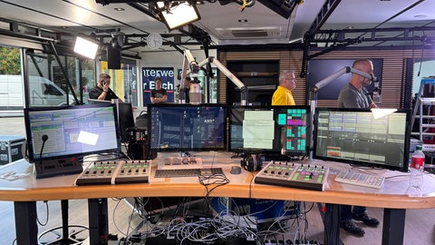 Das Gläserne Studio wird eingerichtet | SWR1 RP Hitparade 2025