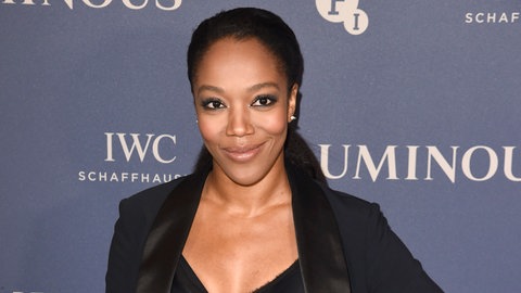 Mit "I Wanna Dance With Somebody" kommt jetzt ein Film über Whitney Houstons Leben in die Kinos. Gespielt wird die Popdiva in dem Biopic von Schauspielerin und Sängerin Naomie Ackie. Die britische Schauspielerin war unter anderem im Film "Star Wars – Der Aufstieg Skywalkers" zu sehen.
