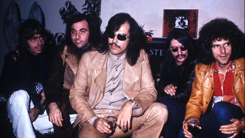 "Born To Be Wild" ist der größte Hit von Steppenwolf. Der Song war auch elementarer Bestandteil des Films "Easy Rider" und das Leder- und Outlaw-Image passte auch perfekt zu John Kay und seiner Band.