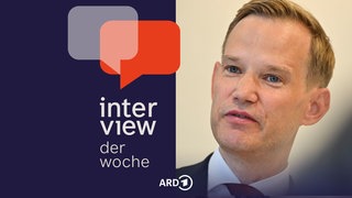 Hendrik Streeck, Bundesbeauftragter für Sucht- und Drogenfragen, stellt im Vivantes Klinikum in Berlin vor, wie viele Menschen im vergangen Jahr anm Konsum illegaler Drogen verstorben sind