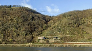 Das Bild zeigt eine Ansicht, wie die geplante Hängeseilbrücke aussehn könnte