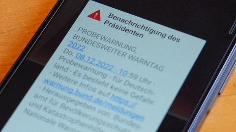 Warnung per Handy: Mit dieser Probemeldung des BBK-Präsidenten wurde am Warntag 2022 das Cell-Broadcast-Verfahren getestet