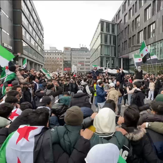 Machtwechsel in Syrien: Am Sonntag feierten Syrerinnen und Syrer in Stuttgart den Umsturz von Baschar Hafiz al-Assad.