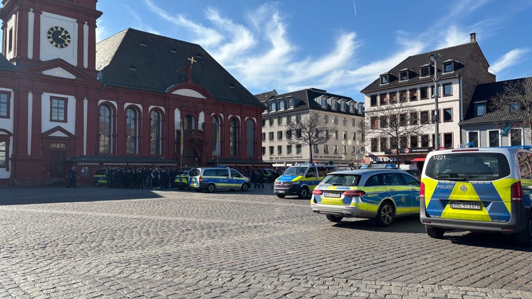 Ein großer Polizeieinsatz in der Mannheimer Innenstadt.