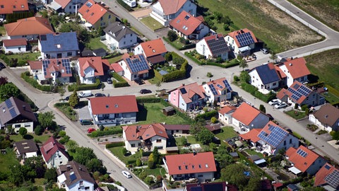 Luftbild von Einfamilienhäusern in einer Gemeinde im Landkreis Heilbronn