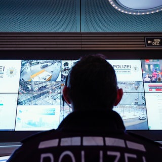 Die Polizei BW darf ab der zweiten Jahreshälfte 2026 die US-Software Palantir nutzen, das hat der Landtag BW beschlossen. Zuvor hagelte es massive Kritik.