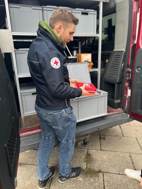 Rettungssanitäter Kay-Christian Müller hat gemeinsam mit einem Team den Esslinger Kältebus ehrenamtlich ins Leben gerufen.