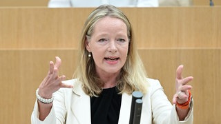 BW-Umweltministerin Thekla Walker schimpft über Hundebesitzer
