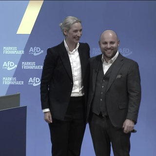 Alice Weidel und Markus Frohnmaier auf der Bühne