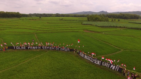 Protest gegen Heidelberg Materials: In Indonesien kämpfen Anwohner gegen das Minenprojekt, weil es deren Lebensgrundlage gefährden könnte.