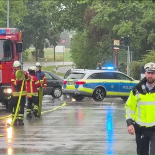 Feuerwehr und Polizei in Linkenheim-Hochstetten