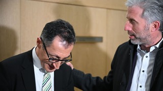 Tübingens Oberbürgermeister Boris Palmer (rechts) soll in Zukunft die baden-württembergische Landesregierung unter Ministerpräsident Cem Özdemir beraten.
