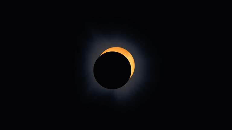 Verdeckt der Mond das Licht der Sonne nur teilweise, spricht man von einer "partiellen Sonnenfinsternis". 