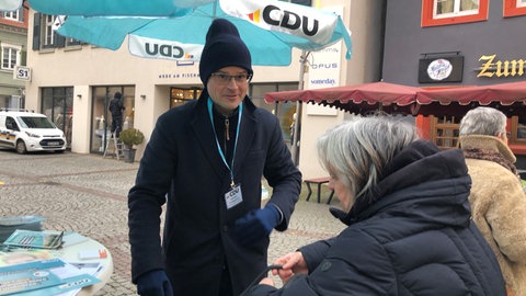 Infostand in der Offenburger Innenstadt, Termine mit Badischen Landwirten oder der Seniorenunion: Für den neuen Kandidaten der CDU im Wahlkreis Offenburg, Johannes Rothenberger, ist das gerade Tagesgeschäft.