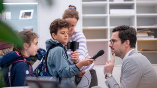 Viertklässler der Weiherhof-Grundschule haben Freiburgs Oberbürgermeister Martin Horn (parteilos) viele Fragen gestellt.