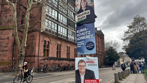 Wahlplakate vor der OB-Wahl in Freiburg
