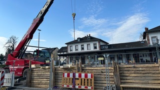Busse statt Züge auf der Hochrheinstrecke Basel-Waldshut - Bahn-Sperrung am Hochrhein für Bauarbeiten 