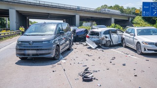 Auf der A5 bei Appenweier (Ortenaukreis) kam es zu einem schweren Unfall mit zwei Toten