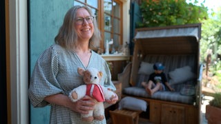 Kirsten Rösch-Weis aus Simonswald (Kreis Emmendingen) sucht seit 30 Jahren nach ihrem Kuscheltier.