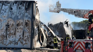 Eine Lagerhalle in Renchen (Ortenaukreis) hat am Dienstagnachmittag gebrannt.