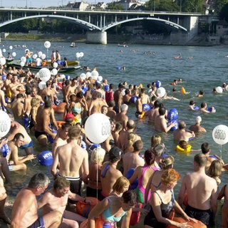 Rheinschwimmen in Basel