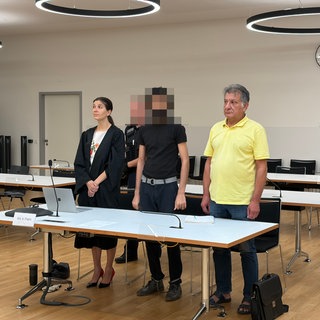 Im Prozess um einen Mord in einer Pizzeria in Rheinfelden ist der Angeklagte wegen Mordes zu lebenslanger Freiheitsstrafe verurteilt worden