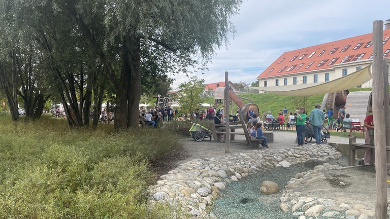 Das Landesgartenschaugelände lockte Alt und Jung an.