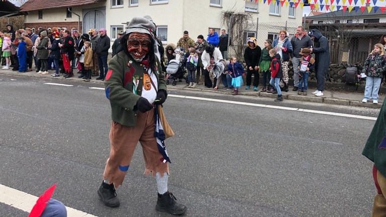 Närrisches Treiben am Wahlsonntag in Bad Waldsees Ortsteil Reute-Gaisbeuren.