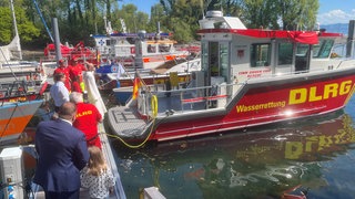 Bootstaufe des neuen DLRG-Rettungsbootes in Langenargen am Bodensee.