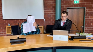 Vor dem Landgericht Konstanz wird dem Mann gefährliche Körperverletzung, Bedrohung und Nötigung vorgeworfen