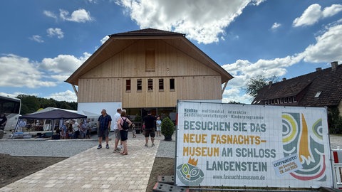 Das Fasnachtsmuseum Schloss Langenstein veranstaltet zur Wiedereröffnung einen Tag der offenen Tür.